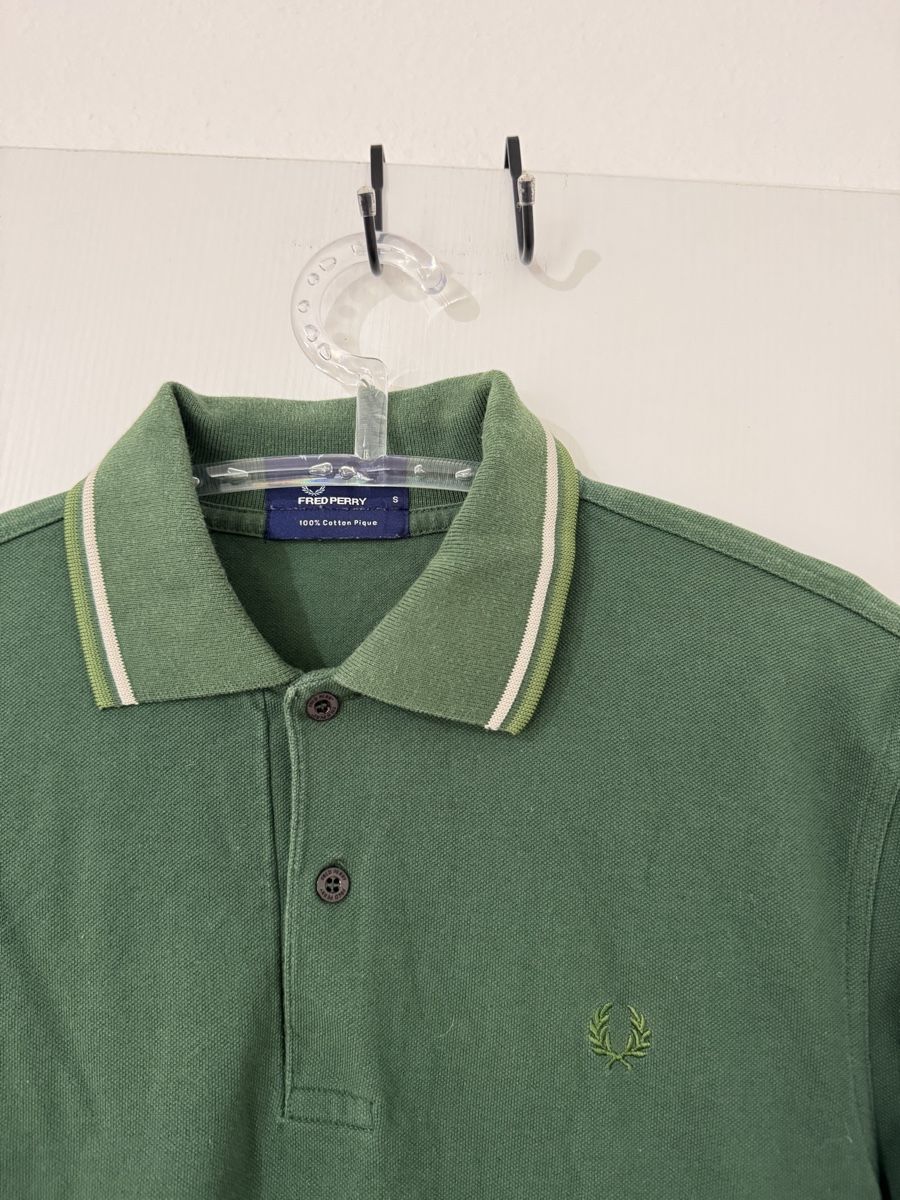 Fred Perry Polo-Shirts: Fred Perry Polo Langarm Grün Grosse S Oryginal – Gebraucht aus Wetzikon ZH von Jan_wojt 1