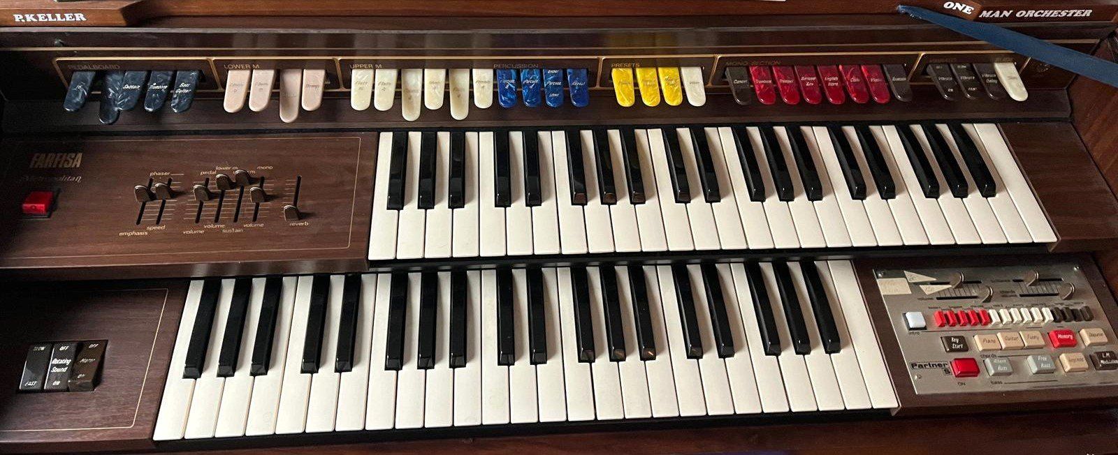 Strumenti musicali: Orgel Farfisa Metropolitan – Usato da Reinach BL venduto da fliegenrolli 1
