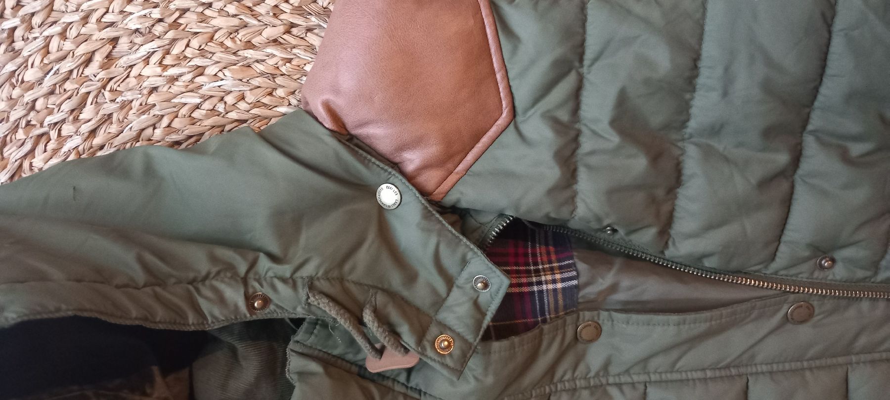 H&M Gilet & Giacche senza maniche: Olive Steppweste mit Kapuze, Herbst/Winter - Grösse S/M – Usato da Rebstein venduto da bestforyou 1