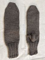 Warme, handgestrickte Wollsocken für kalte Tage.