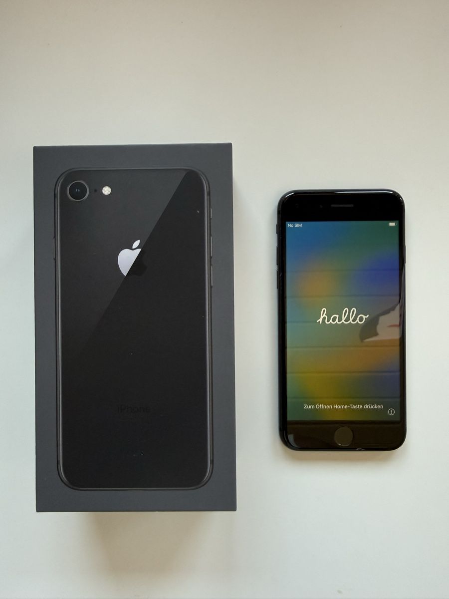 Apple Handys / Smartphones: iPhone 8 128GB Opal Black mit Originalverpackung – Gebraucht aus Seengen von Emanoo