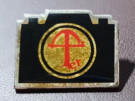 S558 - Alter Pin Fotoapperat mit Schweizer Qualitätssiegel