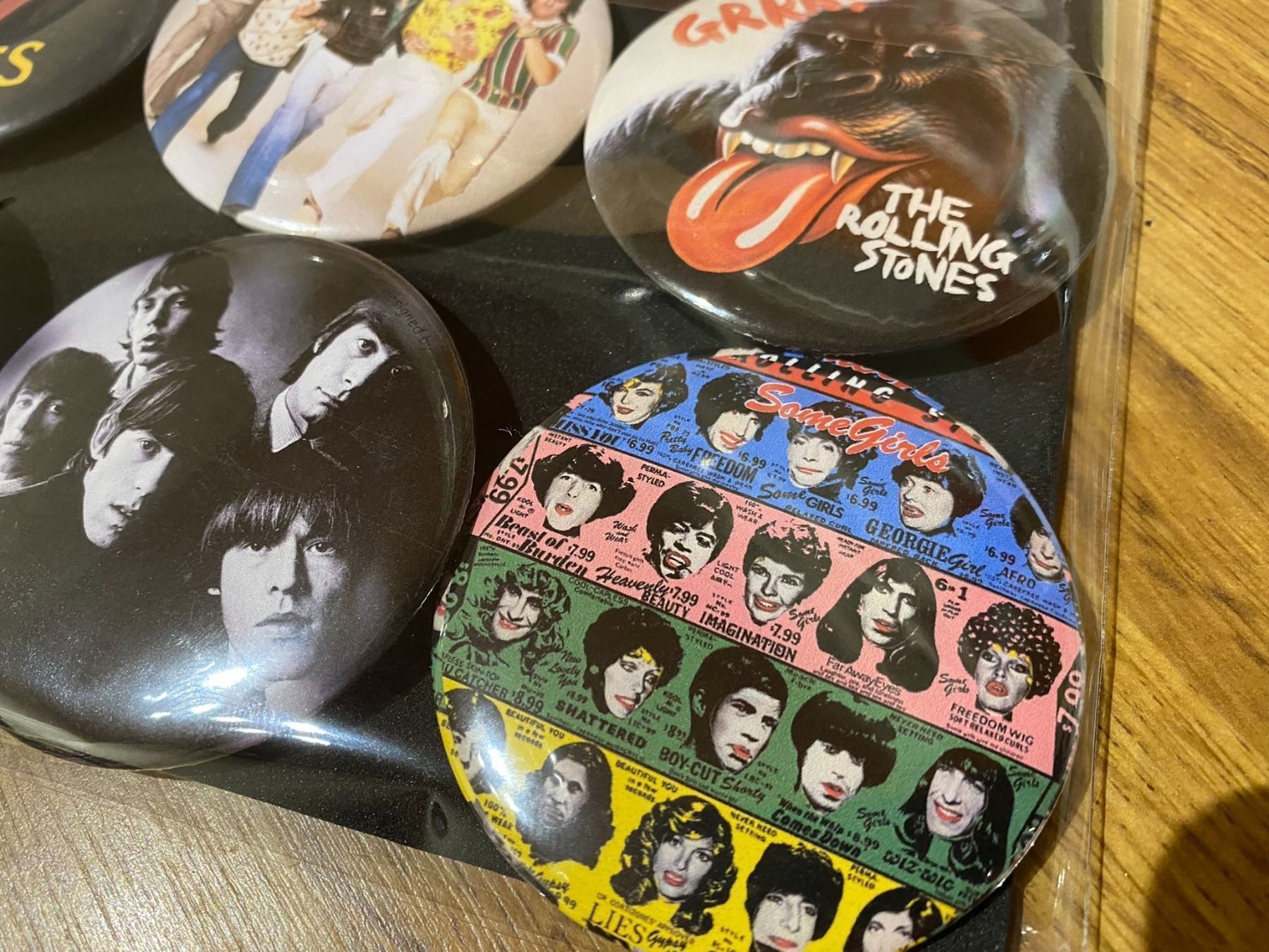 Plaketten & Abzeichen: The Rolling Stones Ansteck Badges! – Neu (gemäss Beschreibung) aus Basel von VinylLover68 2