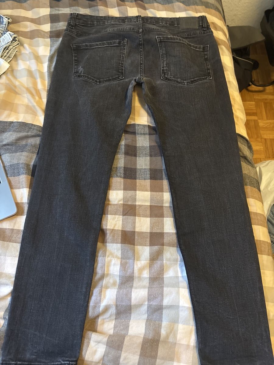 Bershka Jeans: Jeans homme bershka taille 44 – D'occasion à Chêne-Bougeries par Carol_gllo 1