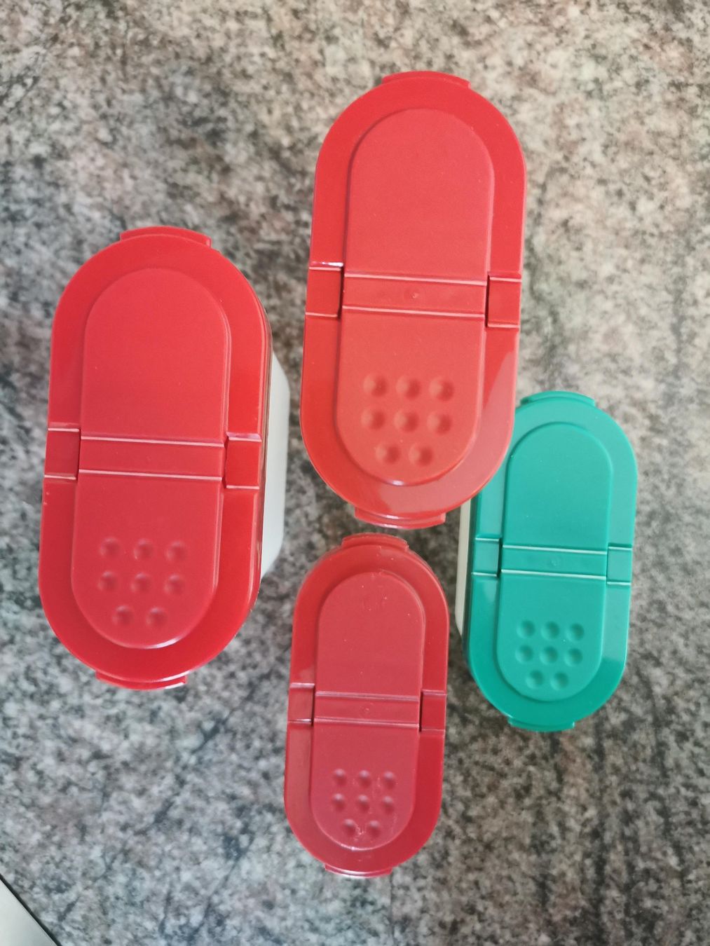Tupperware Recipients et similaires: Tupperware Gewürzstreuer - Top – D'occasion à Birsfelden par mel_ndx7 1