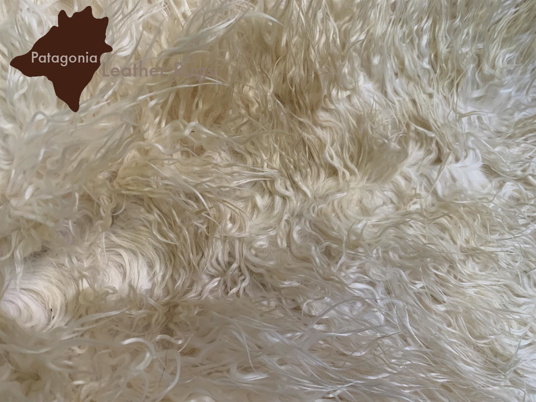 Tappeti: Angora Ziegenfell Teppich White – Nuovo e nell'imballaggio originale da Arbedo venduto da patagonialeatherrugs 2