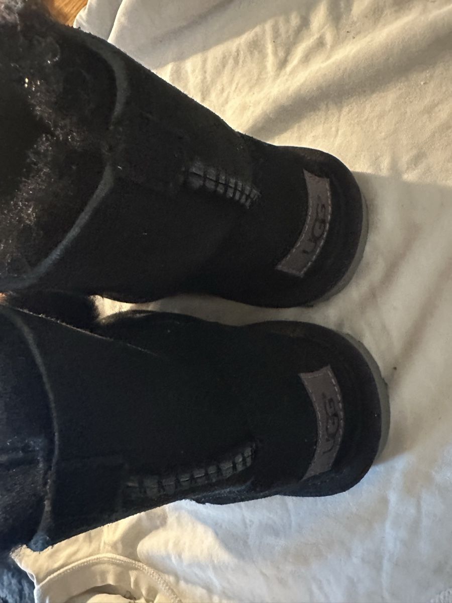 Ugg Scarpe per ragazzi: ugg kinder boots gr 26 – Usato da Uster venduto da bek_v2ct 2