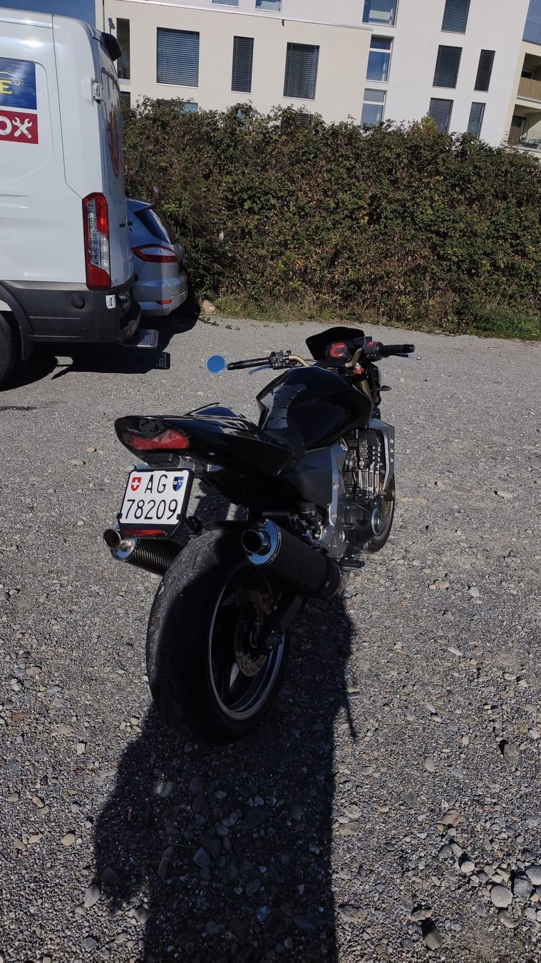 Kawasaki Strasse: KAWASAKI Z1000 – Gebraucht aus Aarburg von ajh_w6m6 6