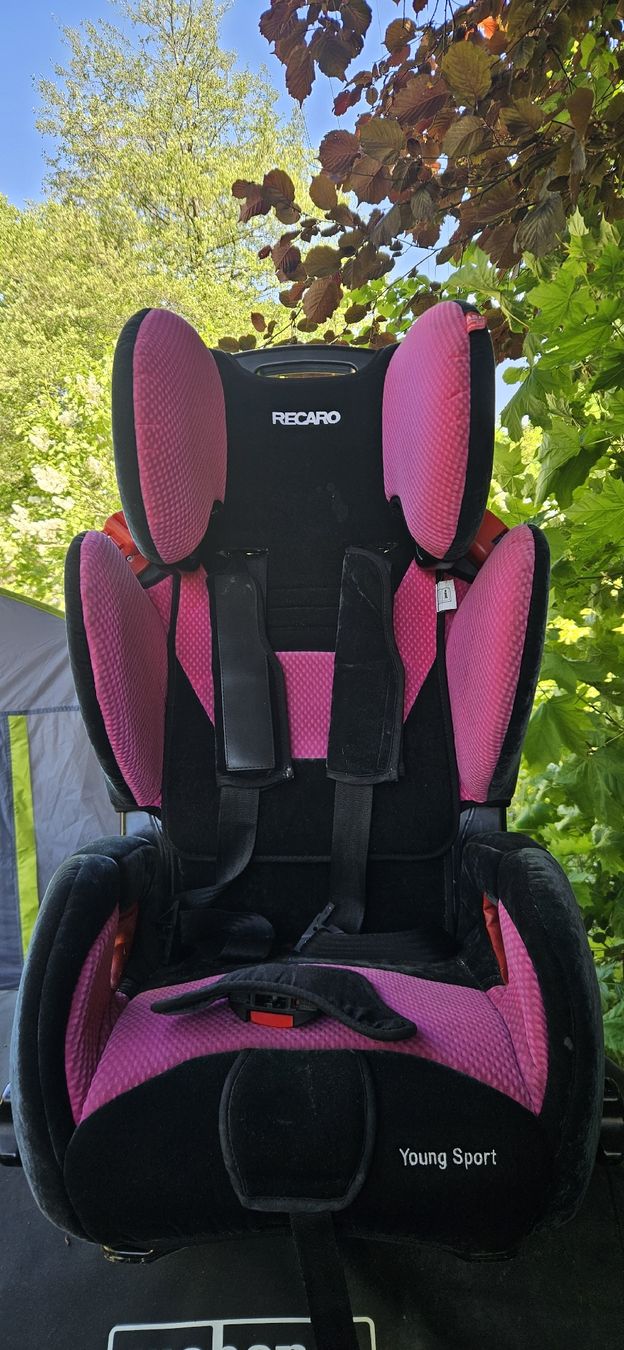 Recaro Auto-Kindersitze: RECARO Kindersitz pink – Gebraucht aus Möhlin von marten74