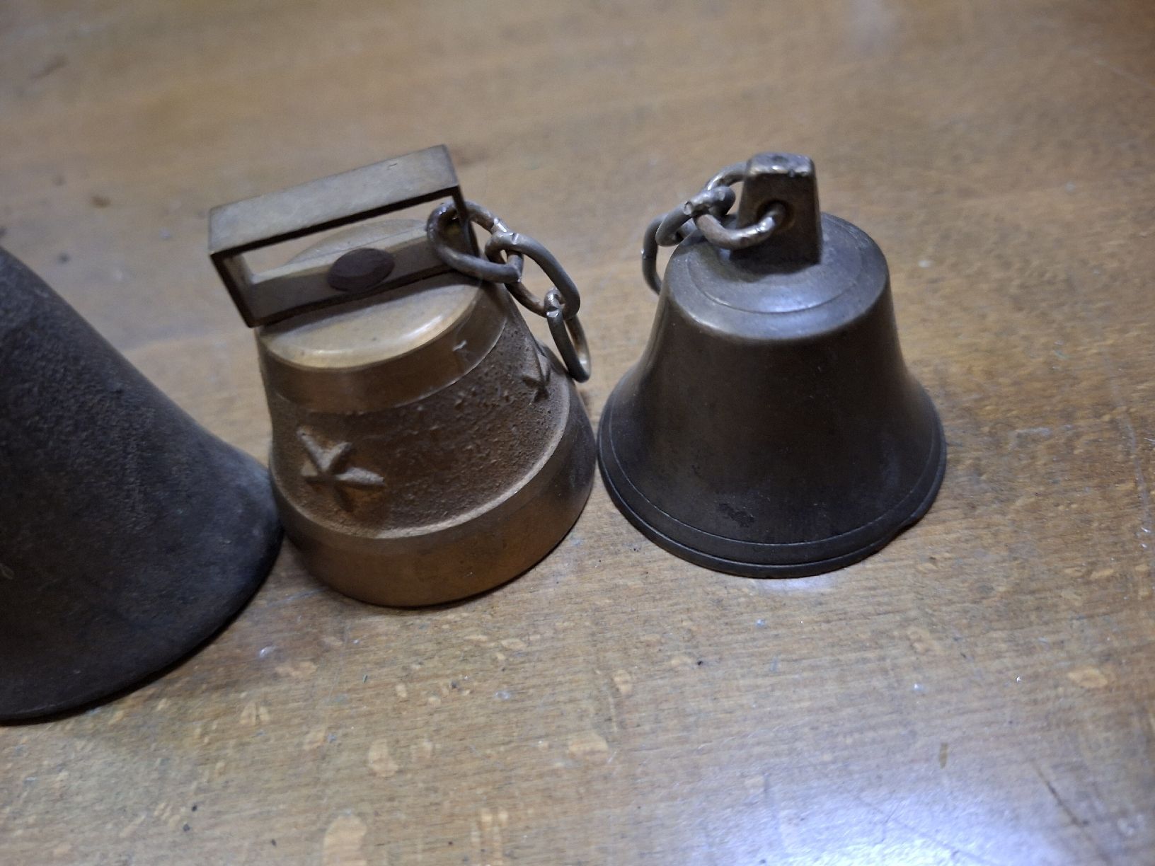 Glocken & Treicheln: 4x mini Glocken – Gebraucht aus Grossdietwil von mahsoumi 2