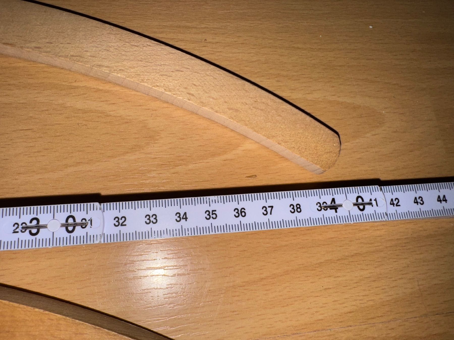 Appendiabiti: 8 Kleiderbügel aus Holz – Usato da Grosswangen venduto da Second_hand_paradise 2
