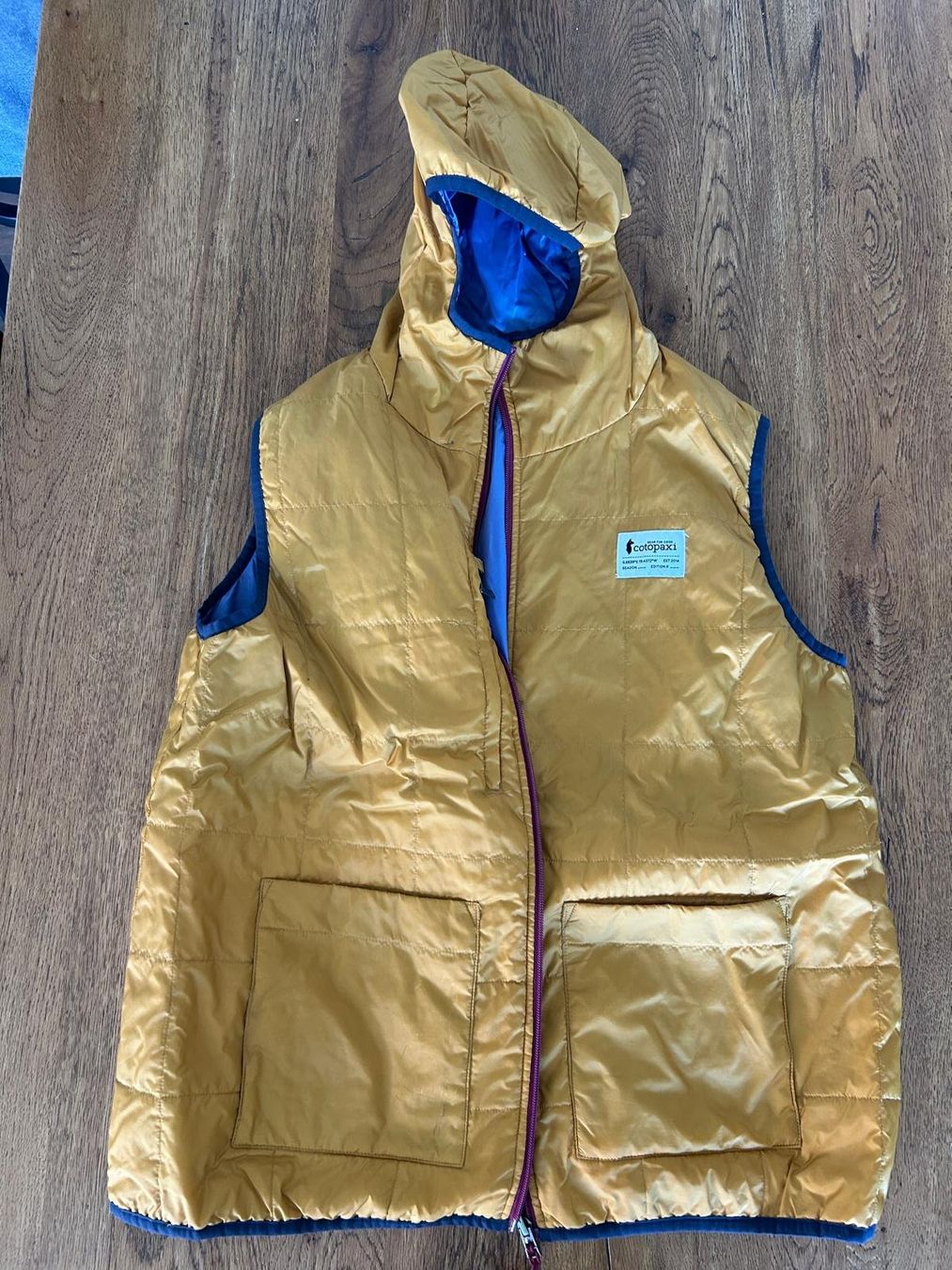Cotopaxi Pulls & Sweat-shirts: Cotopaxi Reversible Hoodie – D'occasion à Cham par 9inches 1