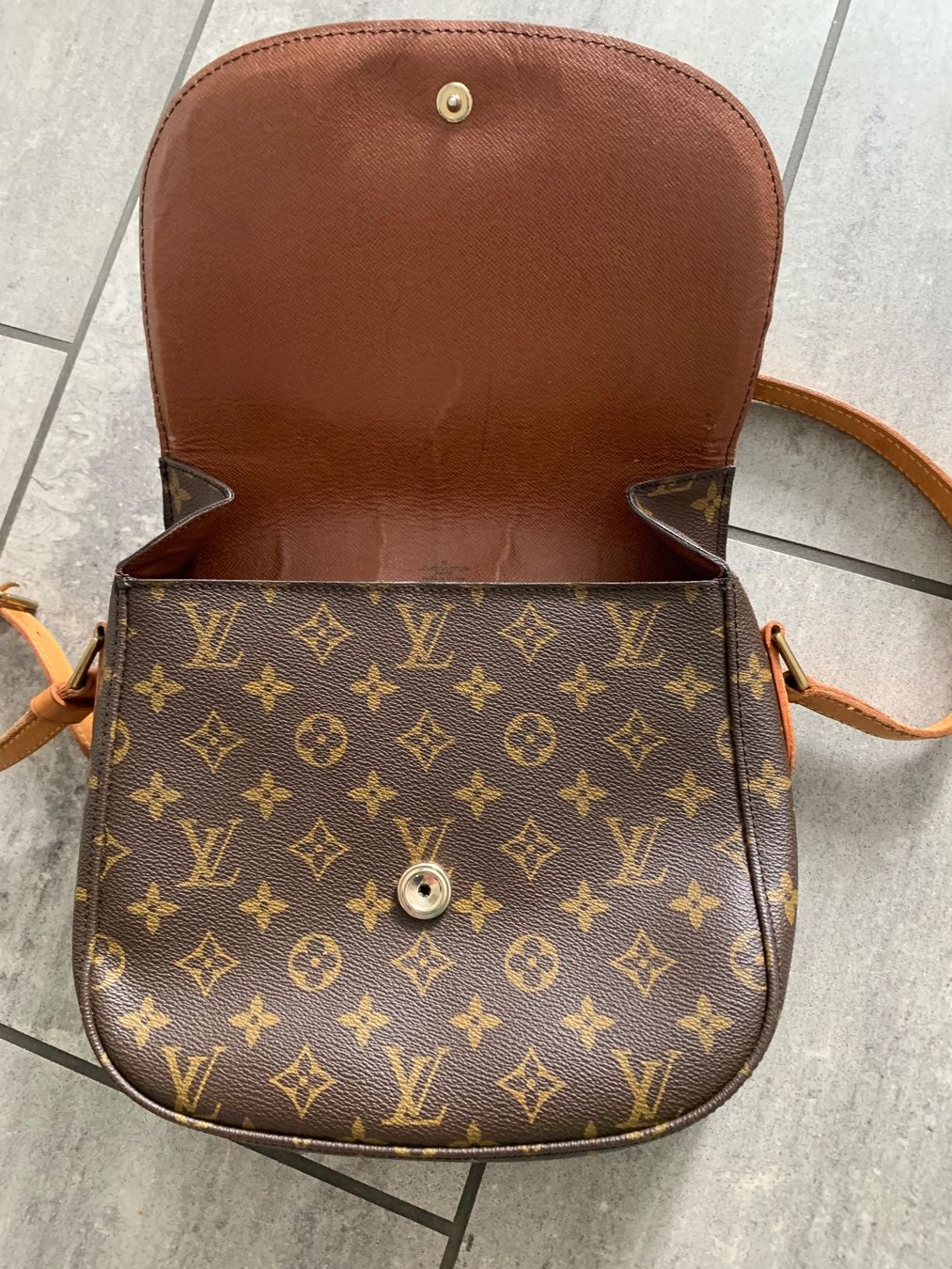 Louis Vuitton Borse da donna: Louis Vuitton Umhängetasche Vintage – Usato da Starrkirch-Wil venduto da charlywatson 2