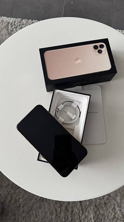 Telefoni cellulari / Smartphones: iPhone 11 Pro Max - 256 GB – Usato da Kölliken venduto da Olivia_Wit 1