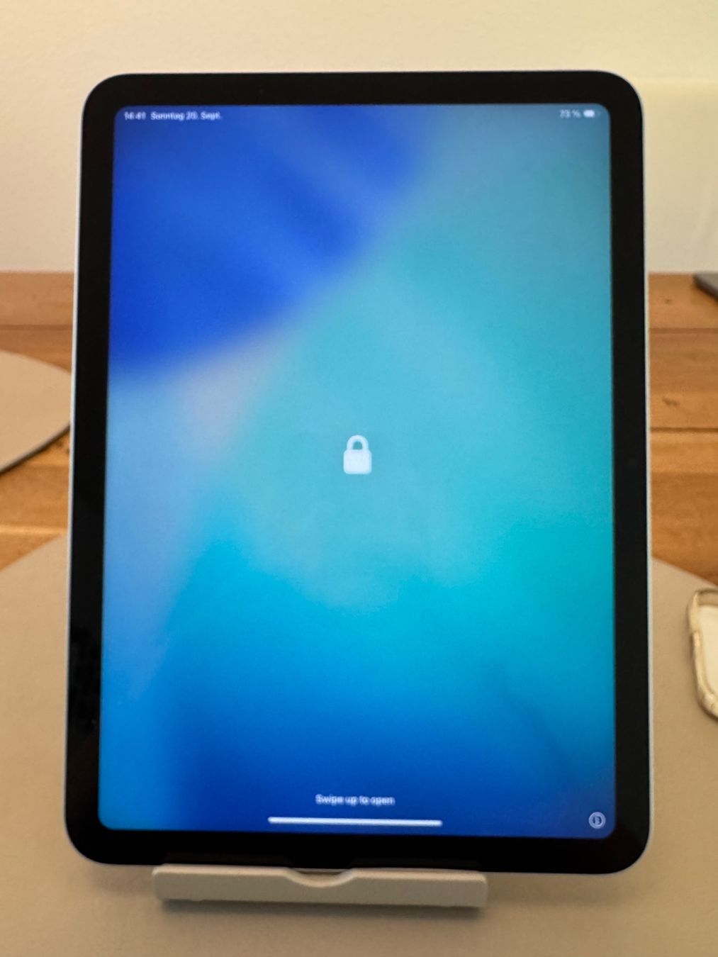 Apple Tablet PC: Apple iPad 10 Generation – Defekt aus Adliswil von Busys