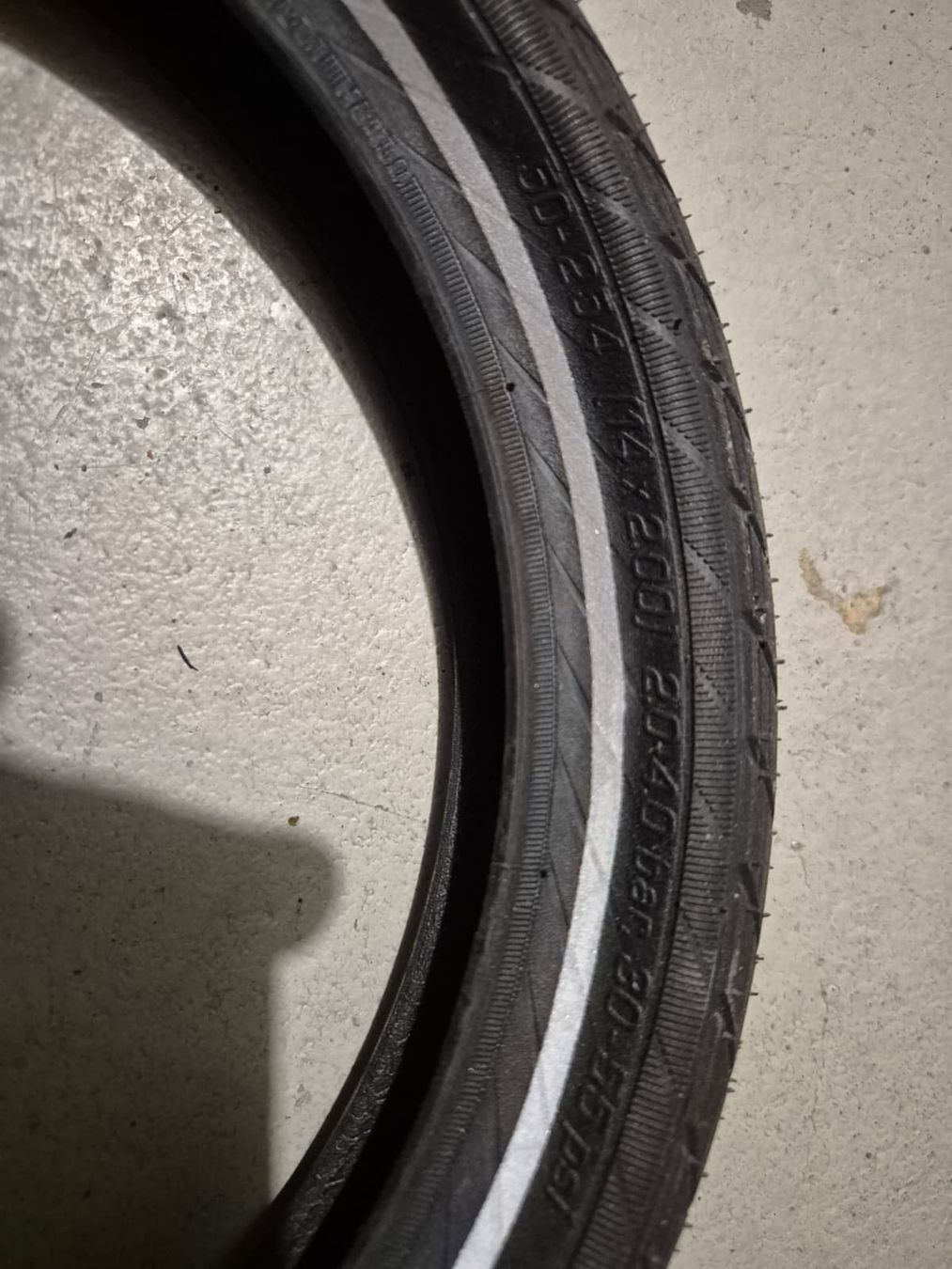 Schwalbe Pneus & Kompletträder: Schwalbe Big Apple - 14 x 2.00 Zoll – Gebraucht aus Bergdietikon von Cheaf_91 1