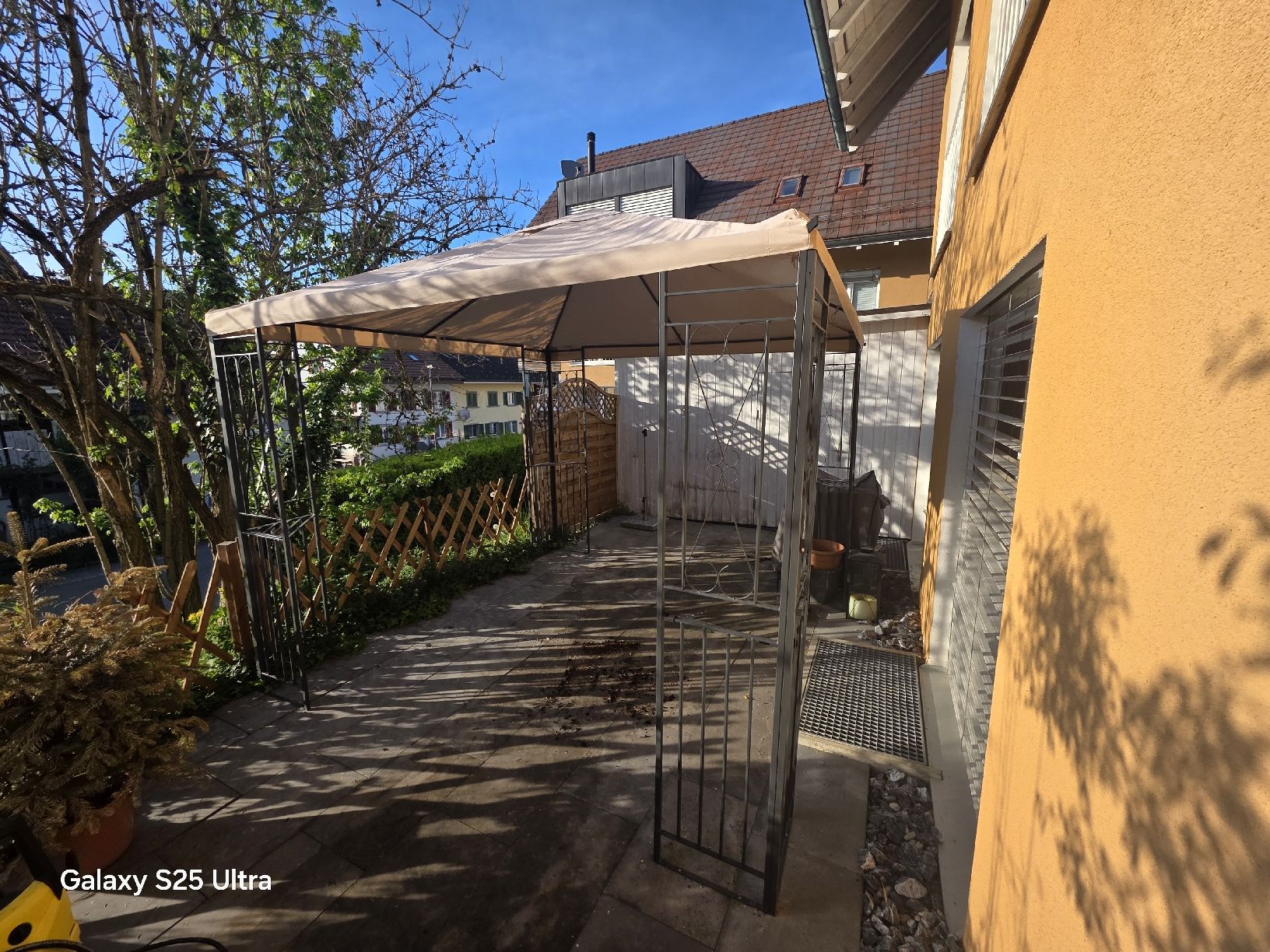 Tende & Padiglioni: Gartenzelt Pavillon, robust,  3m auf 3m 2,8m Hoch – Usato da Bertschikon Gossau venduto da sve_9v7p 1