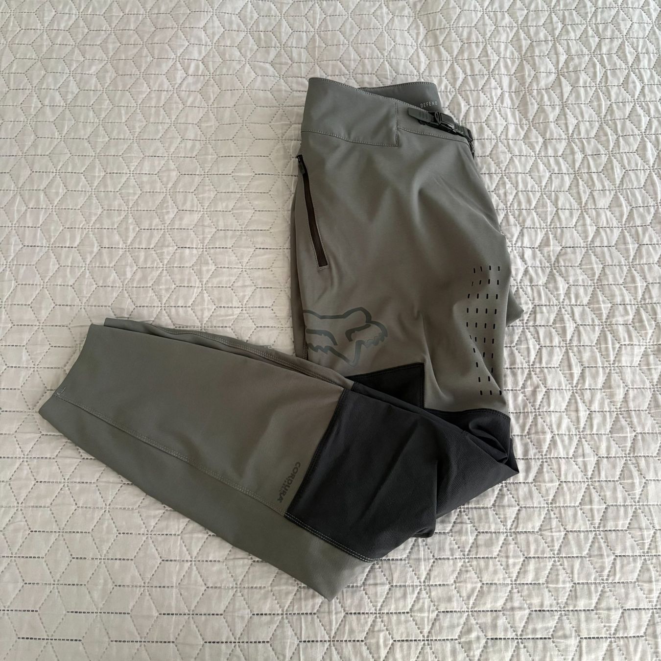 Fox Pantaloni: Pantaloni da MTB Fox 38 – Usato da Solduno venduto da podstanar53