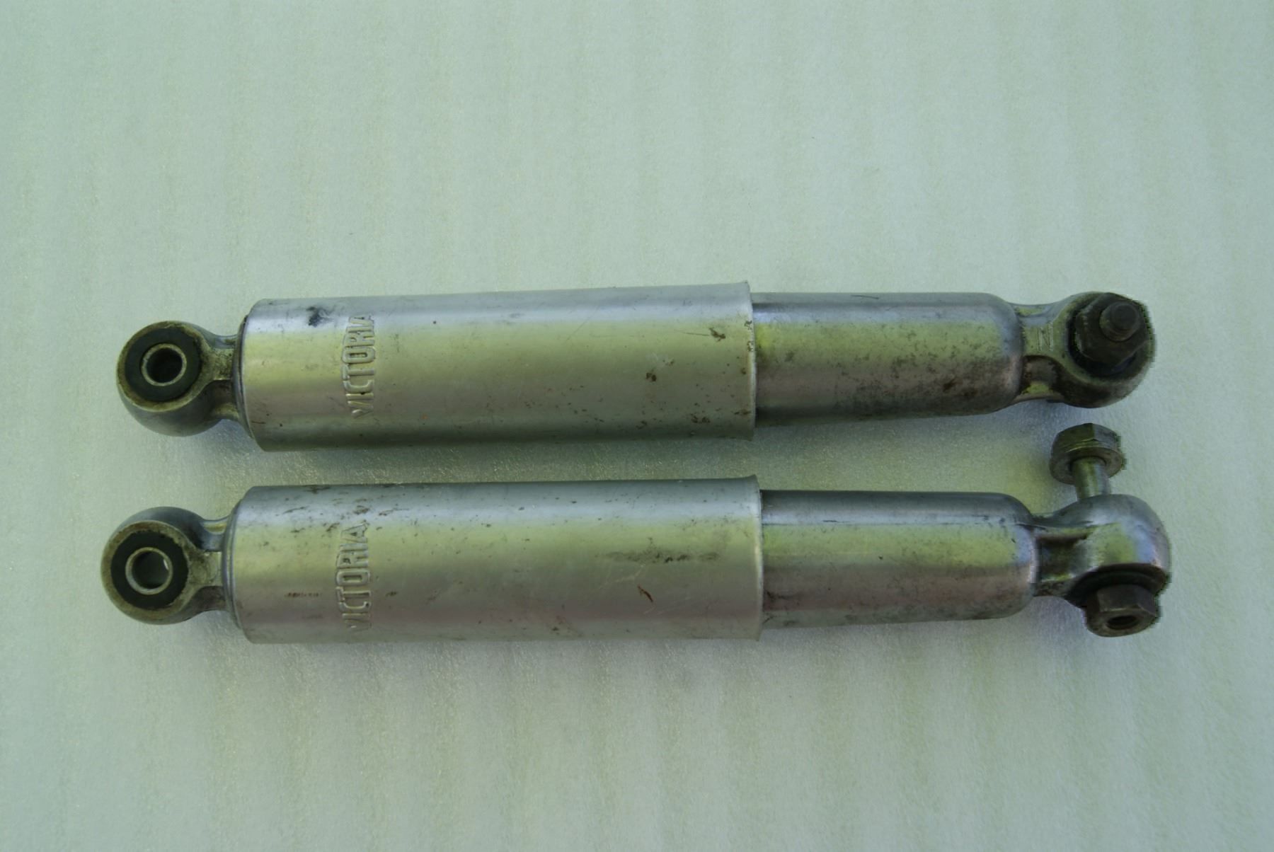 Victoria Mofa-Ersatzteile: Victoria Stossdämpfer 21,5 cm – Gebraucht aus huttwil von Pakora