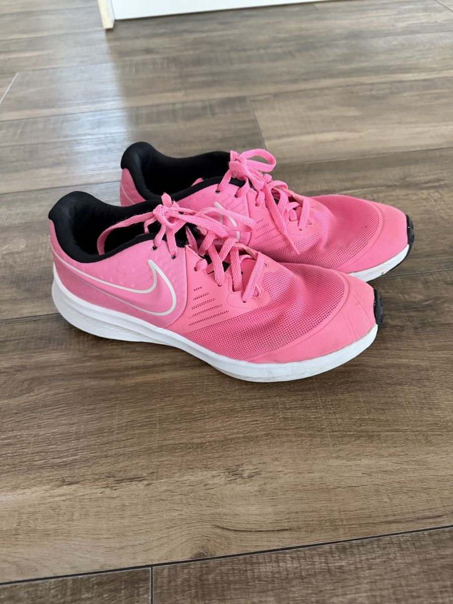 Nike Scarpe da donna: Pinke Nike Star Runner Schuhe, Grösse 39 – Usato da Wangen b. Olten venduto da Olten86