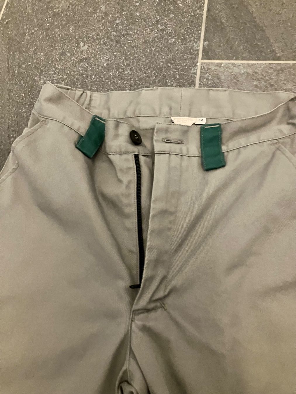 Pantaloni: Arbeitshose Kinder  Gr.44 – Usato da Bettwiesen venduto da Zustand57 2
