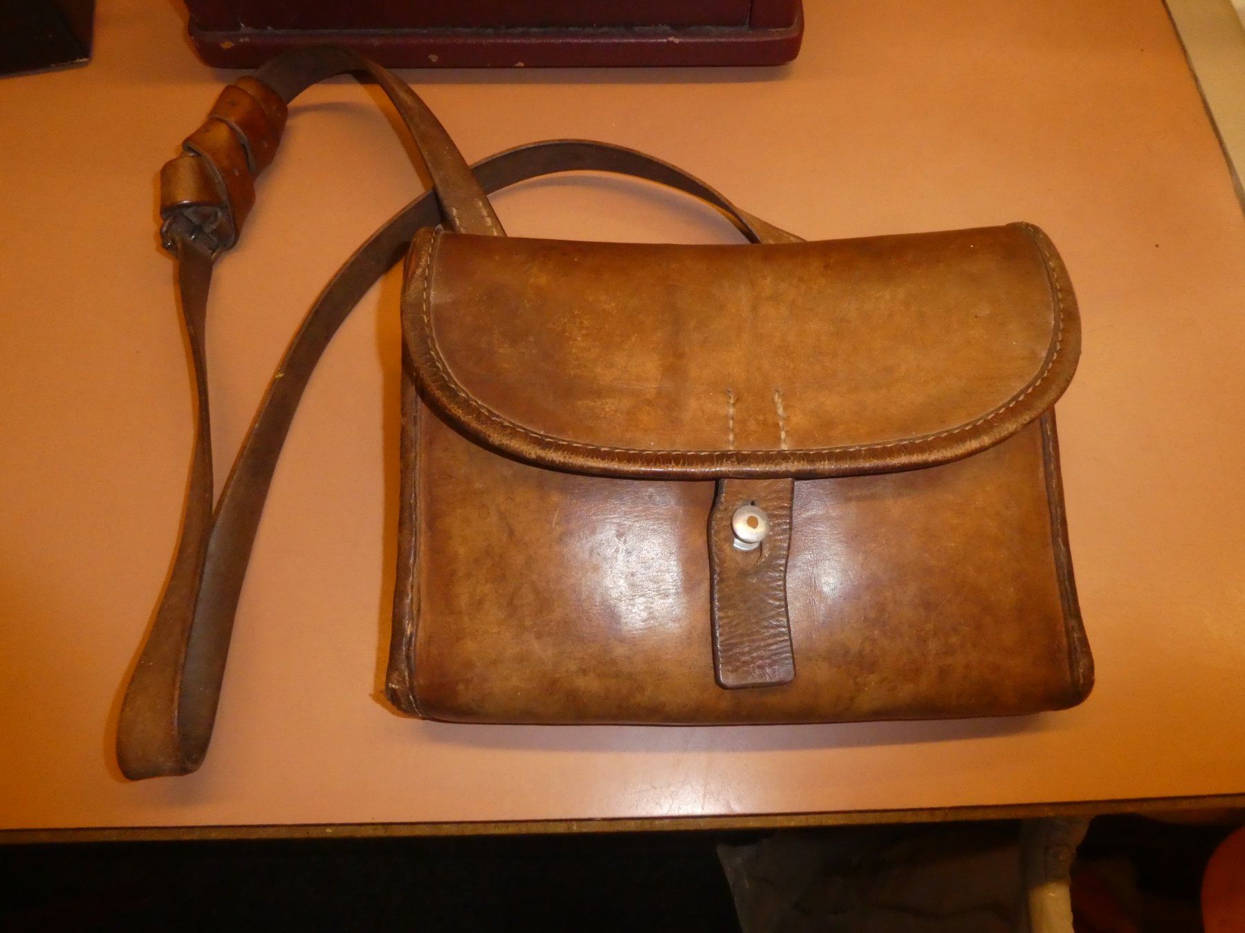 Schweizer Armee Taschen: Militärtasche Schultertasche – Gebraucht aus Chur von Diversico2010