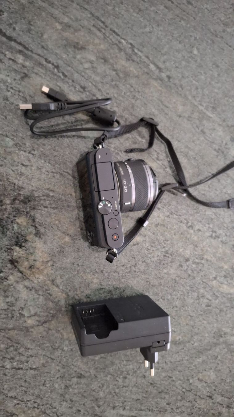 Nikon Fotocamera: Nikon 1 J3 Camera – Usato da Uetikon am See venduto da xsk_fm7k