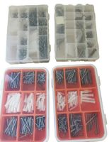 Set mit Schrauben, Dübel, Pop-Nieten, Splinten in Boxen