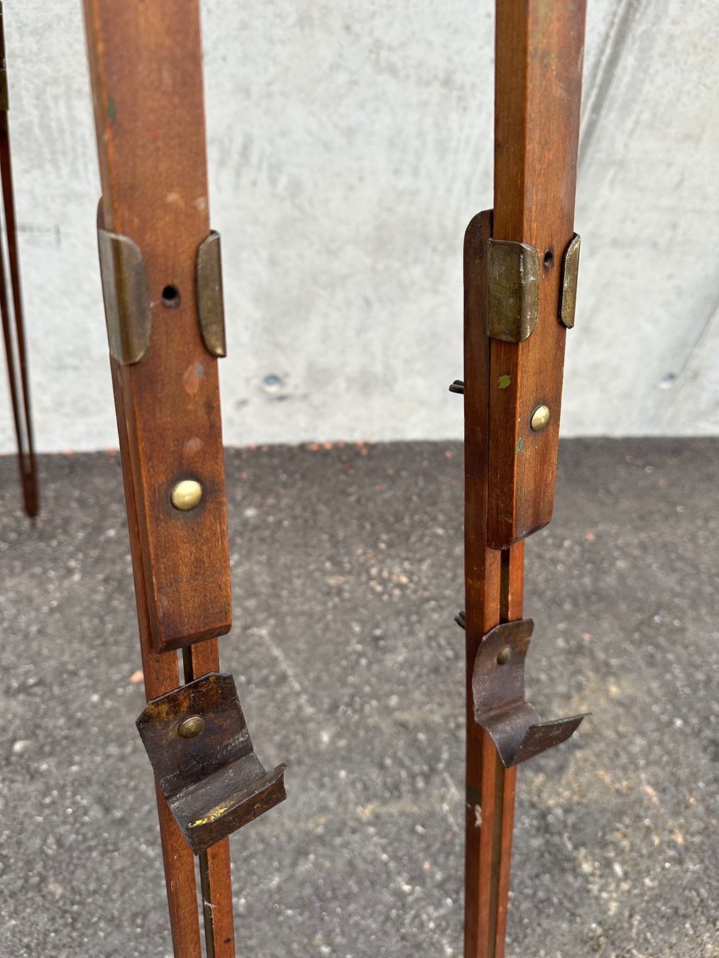 Chevalets: Antikes Stativ mir toller Patina, Staffelei oder Socklel usw – D'occasion à Laufenburg par industrial-silence 2