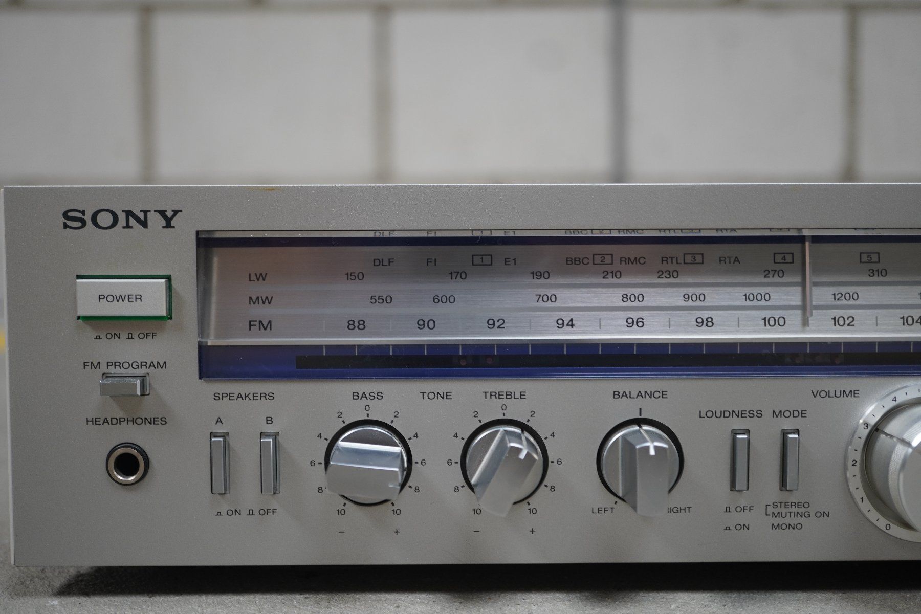 Sony Ricevitori: Sony FM-AM Program Receiver R STR-VX1 (S249) – Usato da Basel venduto da B.W.B. 1