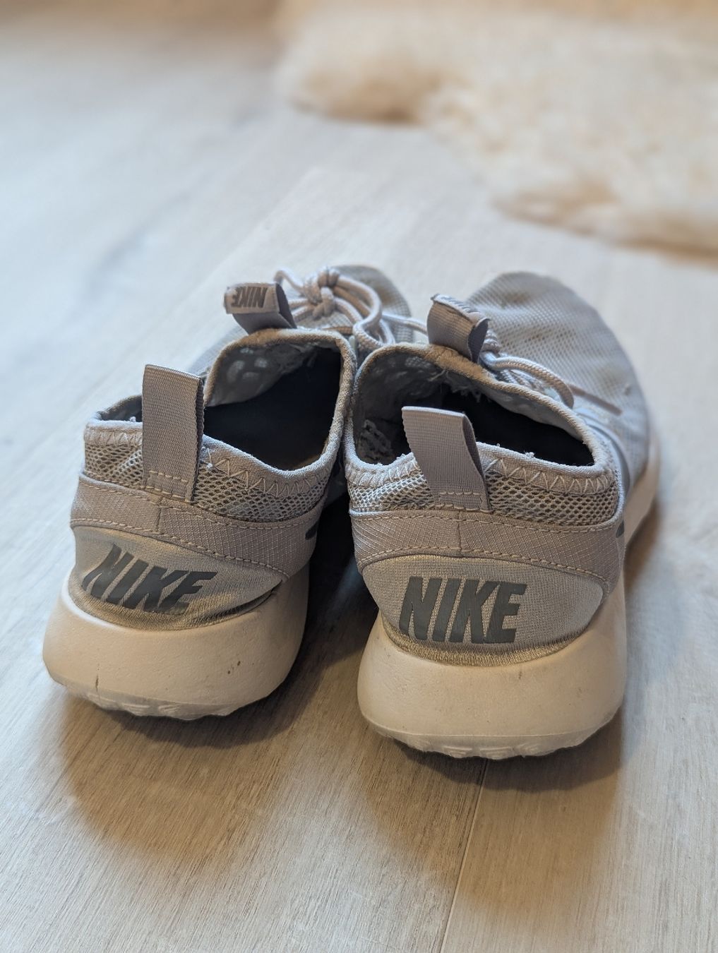 Nike Scarpe da uomo: Nike Roshe One Sneakers - Size 36 EU - Light Grey – Usato da Schlieren venduto da maseam 2