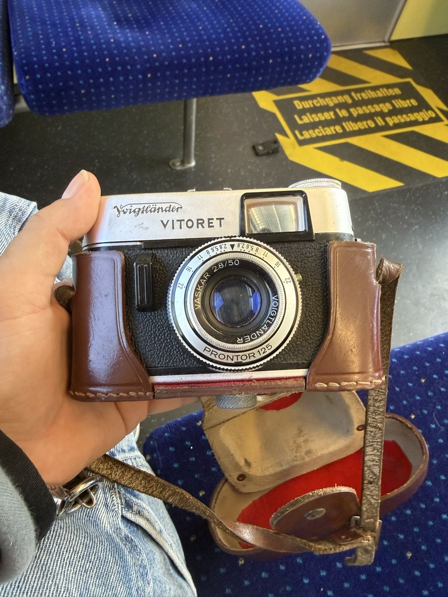 Voigtländer Fotocamera: voigtländer vitoret anticke kamera – Usato da Hünenberg See venduto da Dehlucaaa 1