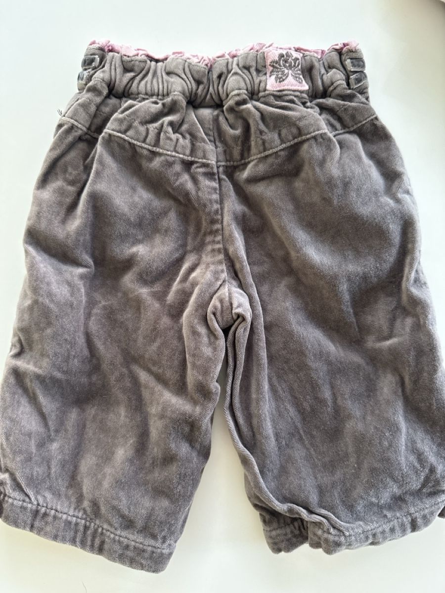 C&A Hosen: Samt Hose grau Grösse 62 mit elastischem Bund – Neu (gemäss Beschreibung) aus Freidorf TG von nad_fxh7 2