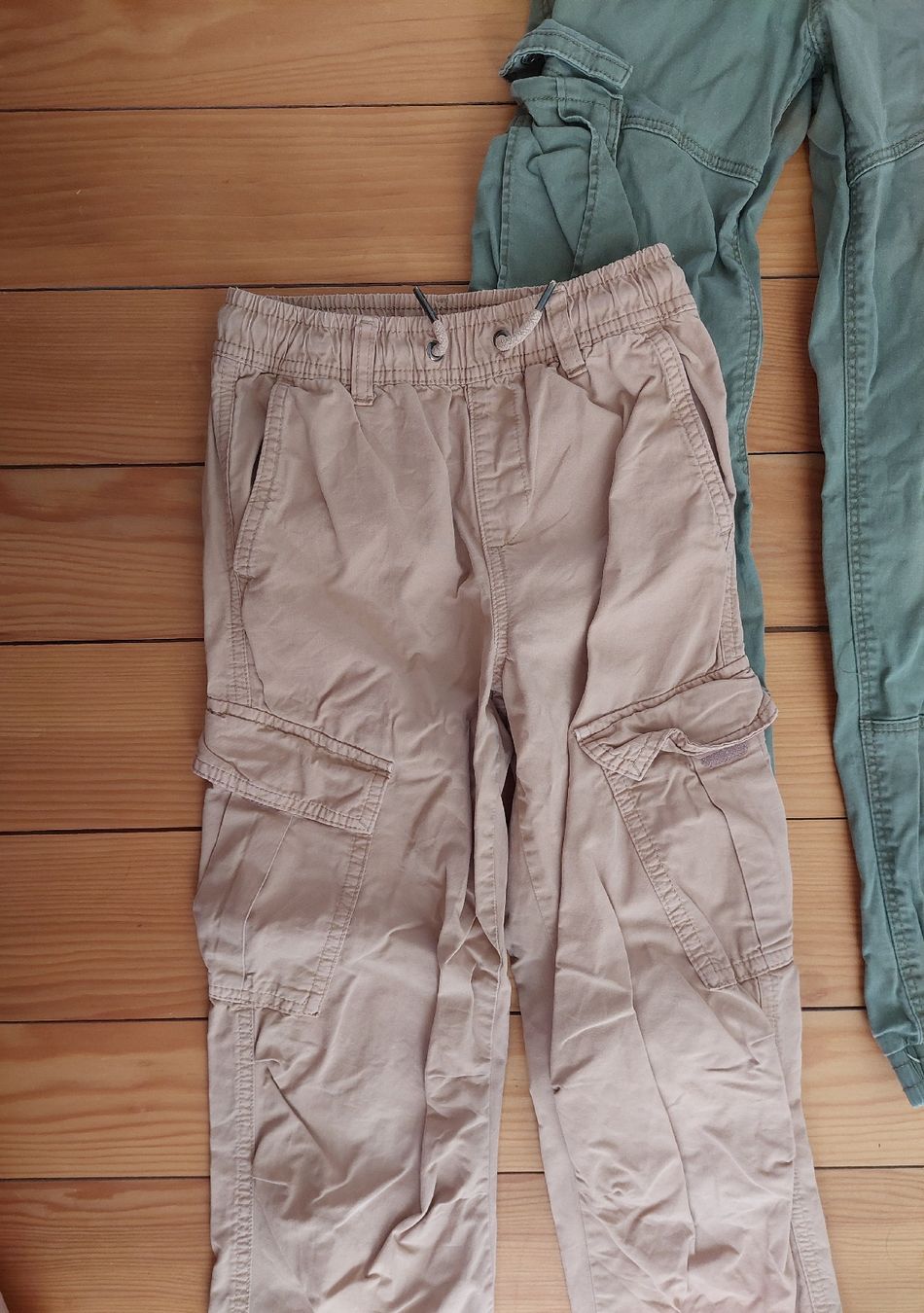 Hosen: 5 Hosen Grösse 140, 146 – Gebraucht aus Basel von ichwillsteigern 1