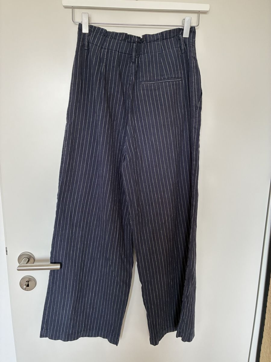 Uniqlo Pantaloni: Hose dunkelblau gestreift UNIQLO Grösse S  – Usato da Romanshorn venduto da phe_qs2q 1