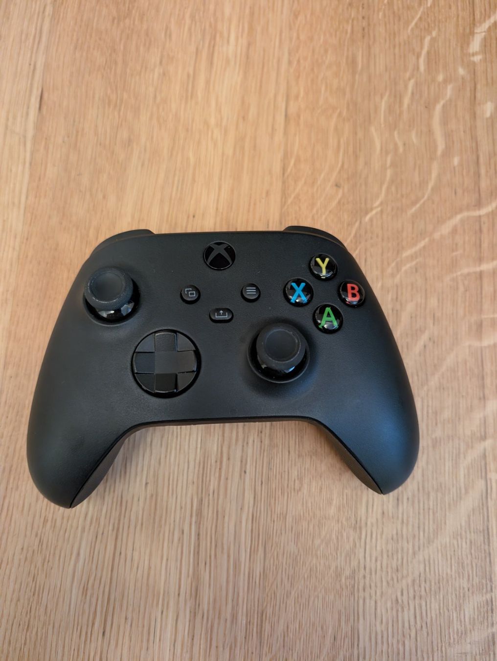 Microsoft Consoles: Microsoft Xbox Series X mit Controller – D'occasion à Schaffhausen par wijoe 2