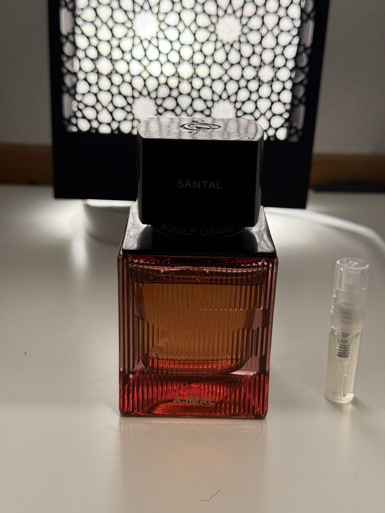 Profumi & Eau de Toilette: Ajmal Purely Orient Santal décant 2 ml – Nuovo (secondo la descrizione) da Meyrin venduto da Al_Andulsi