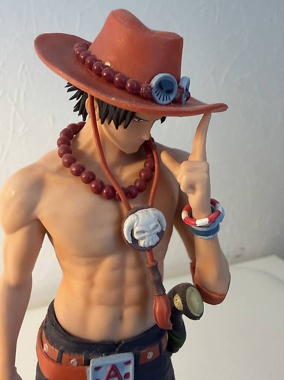 Statuette: Figurine one piece  – Usato da Chavannes-de-Bogis venduto da bla_7nrp 4