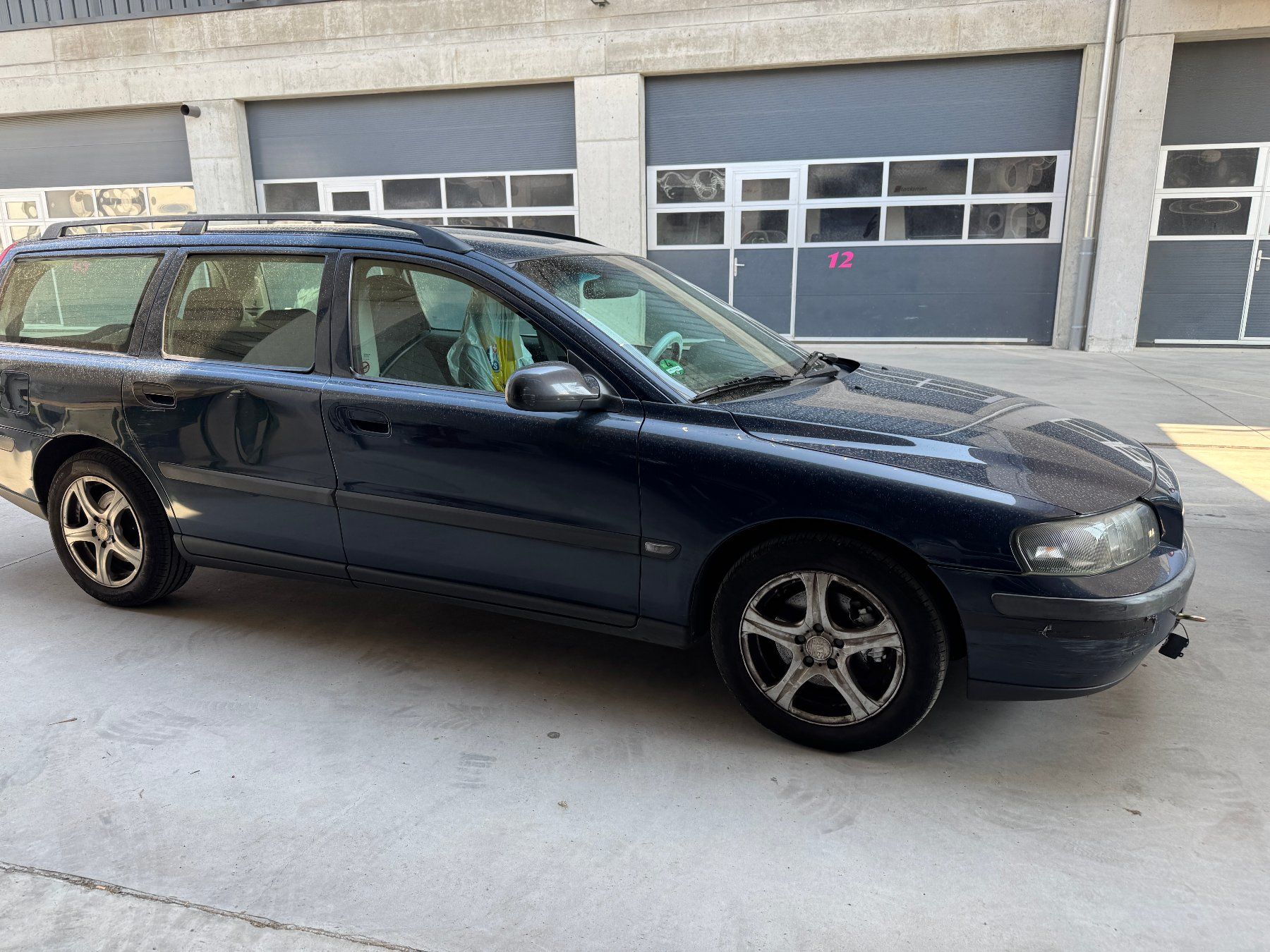 Volvo Autos: Volvo V70 2.4 – Gebraucht aus Wilchingen von RinaldoMotorsport