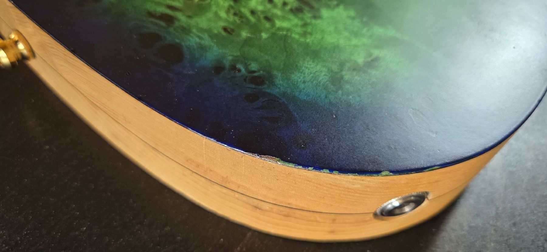 Strumenti musicali: Ibanez RGDIX7MPB Iron Label 7 String, Surreal Blue Burst – Usato da Thörigen venduto da tomee 2