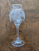 8 Weinglaesser, Goldrand Blumenmuster geschliffen, Kristall