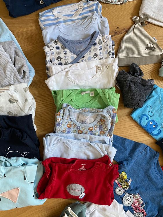 Ensembles coordonnés: +++TOP XXL Kleiderpaket Boys 62+++ 37 Teile!!! – D'occasion à Trachslau par M_Schmid81 2