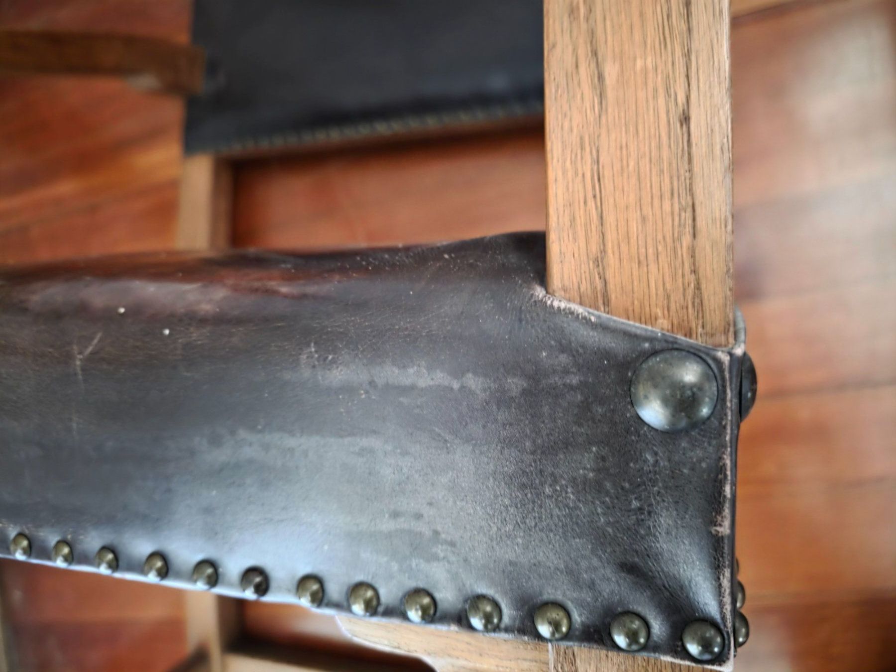 Sedie: Antiker Thron Hocker Sessel Stuhl Holz Leder – Usato da Walterswil BE venduto da Lonitti 7