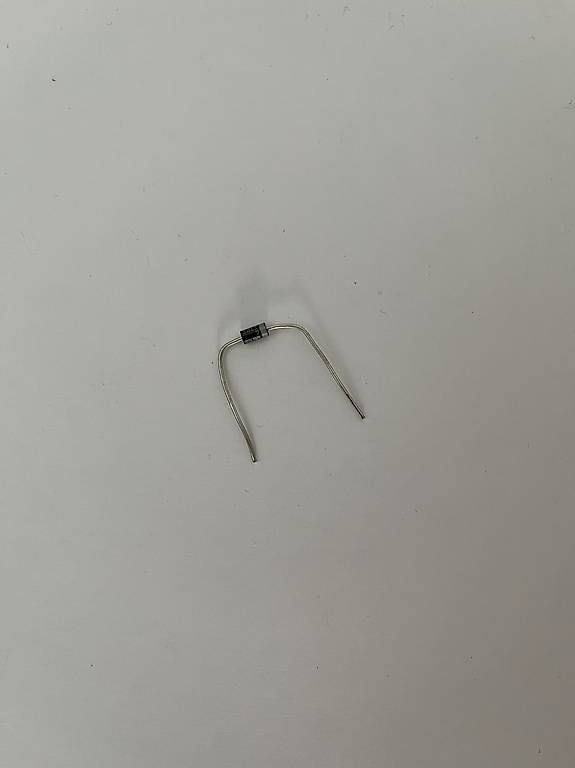 Componenti elettronici: Schottkydiode, 100V, 2A – Usato da Schötz venduto da joe_q9dn