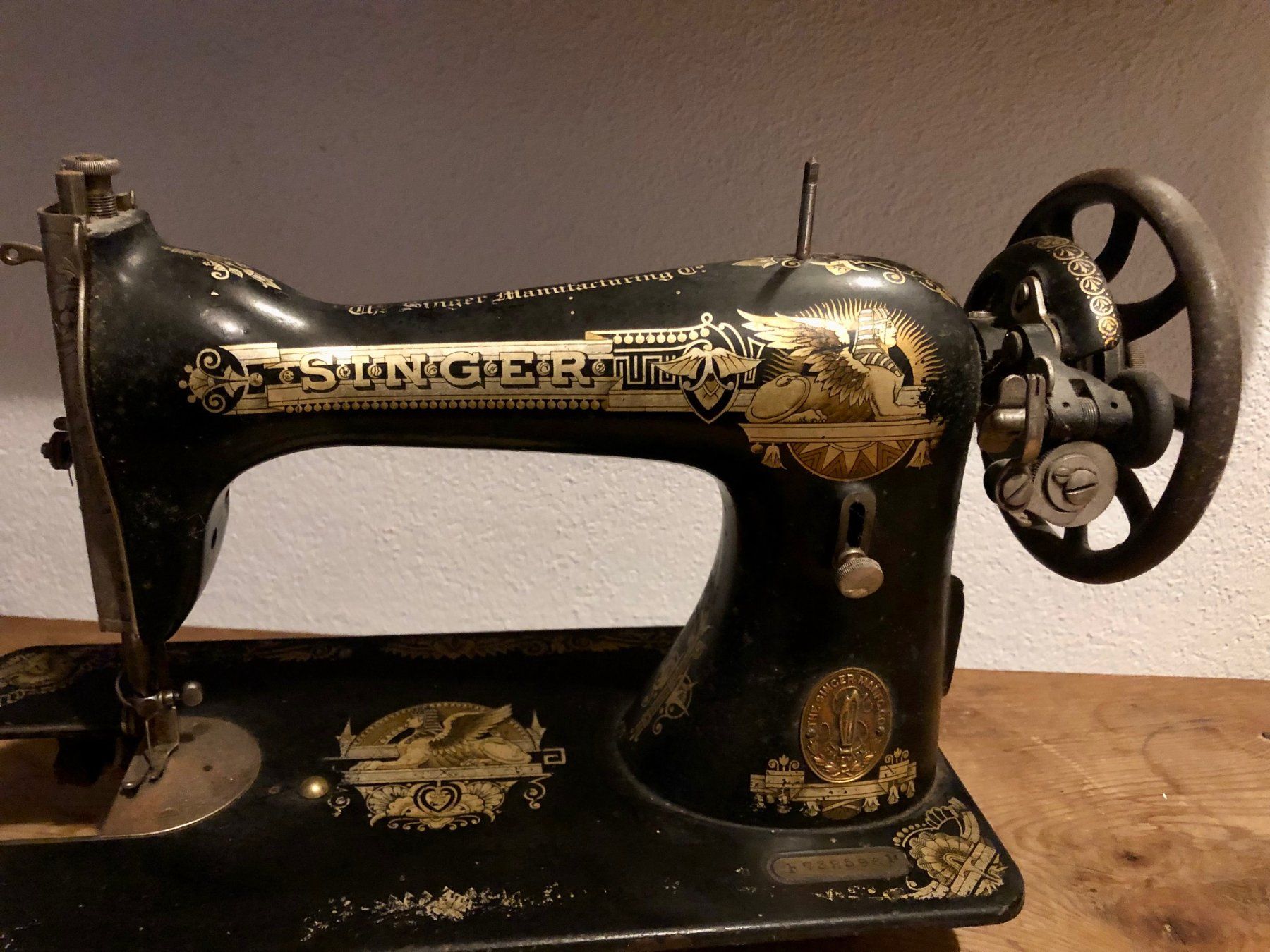 Singer Macchine da cucire: Machine a coudre ancienne Singer – Usato da Haute-Nendaz venduto da photoksar
