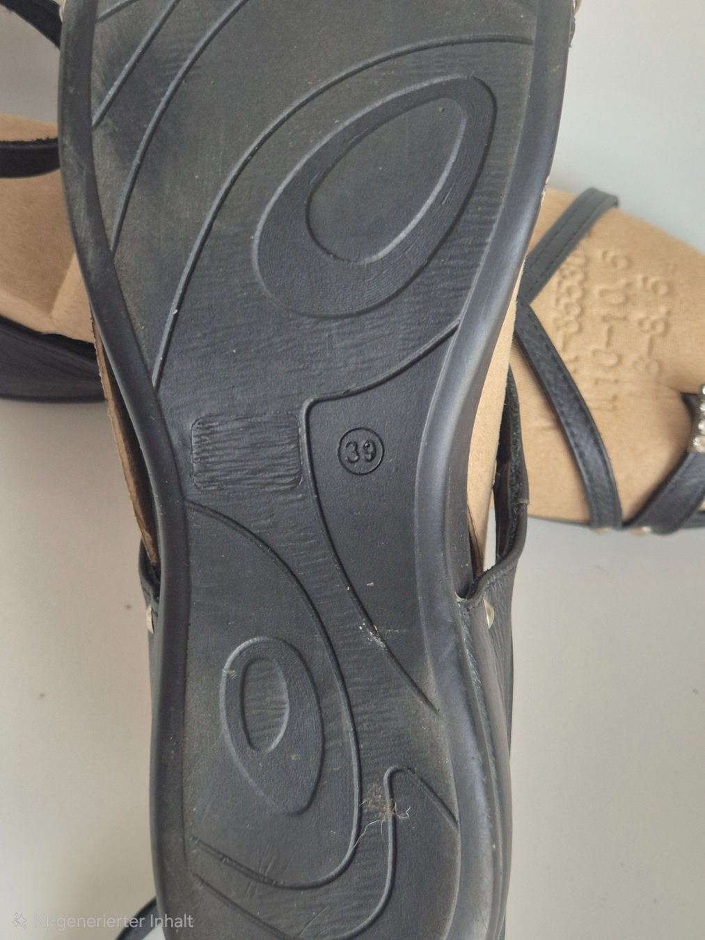 Scarpe da donna: Zehentrenner-Sandalen, Leder, Gr. 39 – Usato da Volketswil venduto da Dokinka 5