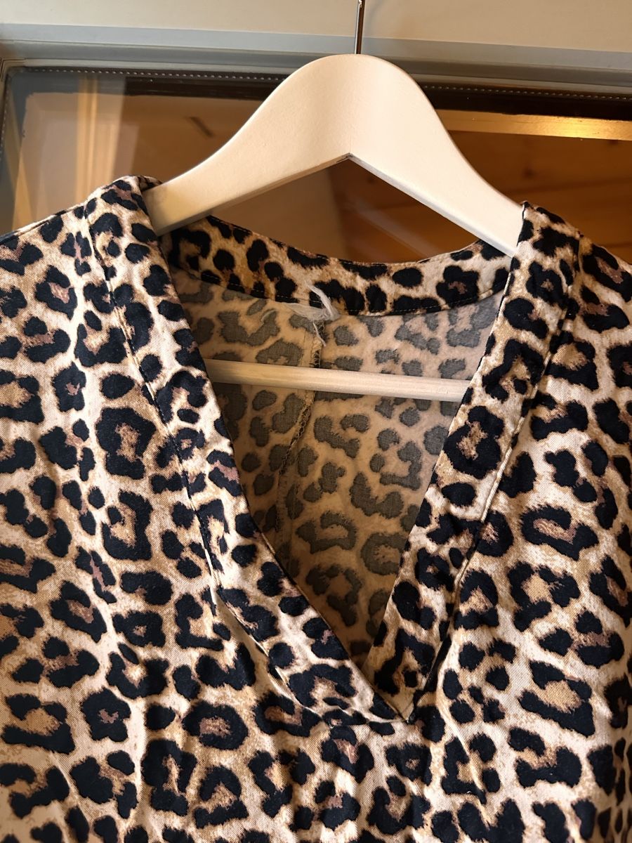 Kleider: Smock Dress Kleid Leo Print – Gebraucht aus Zürich von BettinaMarie2308 2