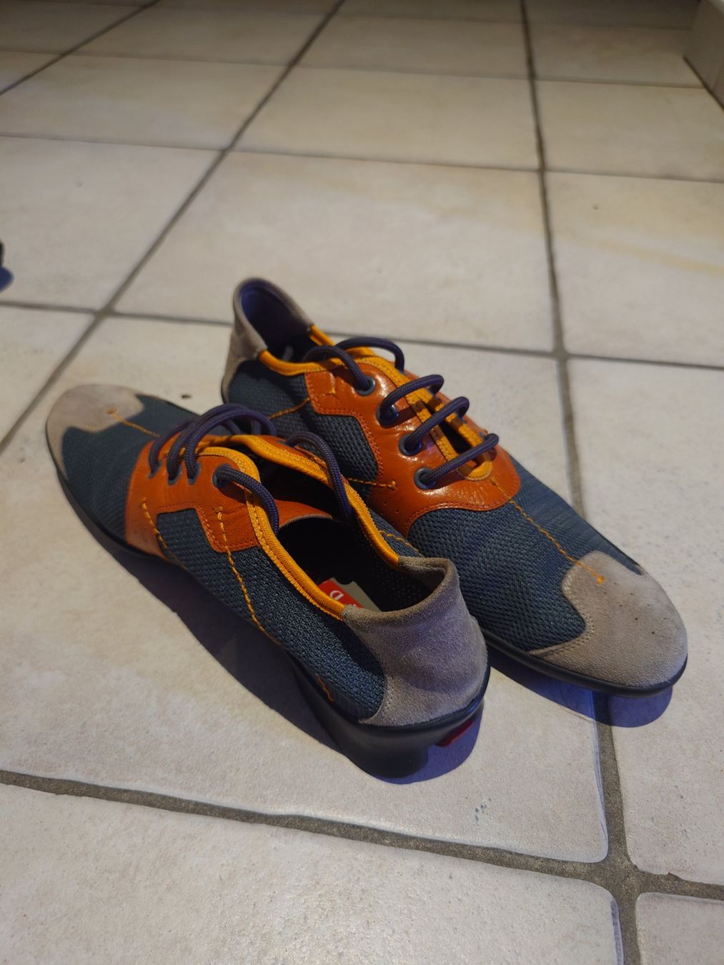 Prada Damenschuhe: Baskets hybrides Prada Linea Rossa – Gebraucht aus Cologny von SkyCry14 1