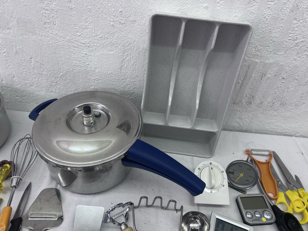 Cucine complete: Verschiedene Küchenartikel (3) – Usato da Glattfelden venduto da brockischweiz 2
