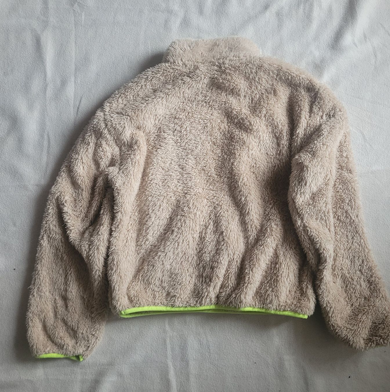 H&M Maglioni & Felpe: Flauschiger Pullover Grösse 146, beige – Usato da Adlikon b. Regensdorf venduto da Cosmix2010 1